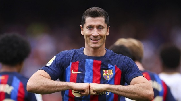 Barcelona striker Robert Lewandowski named La Liga Player of the Month for February - Bóng Đá