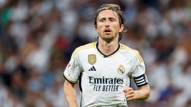 Dấu hỏi Modric khiến Real lăn tăn