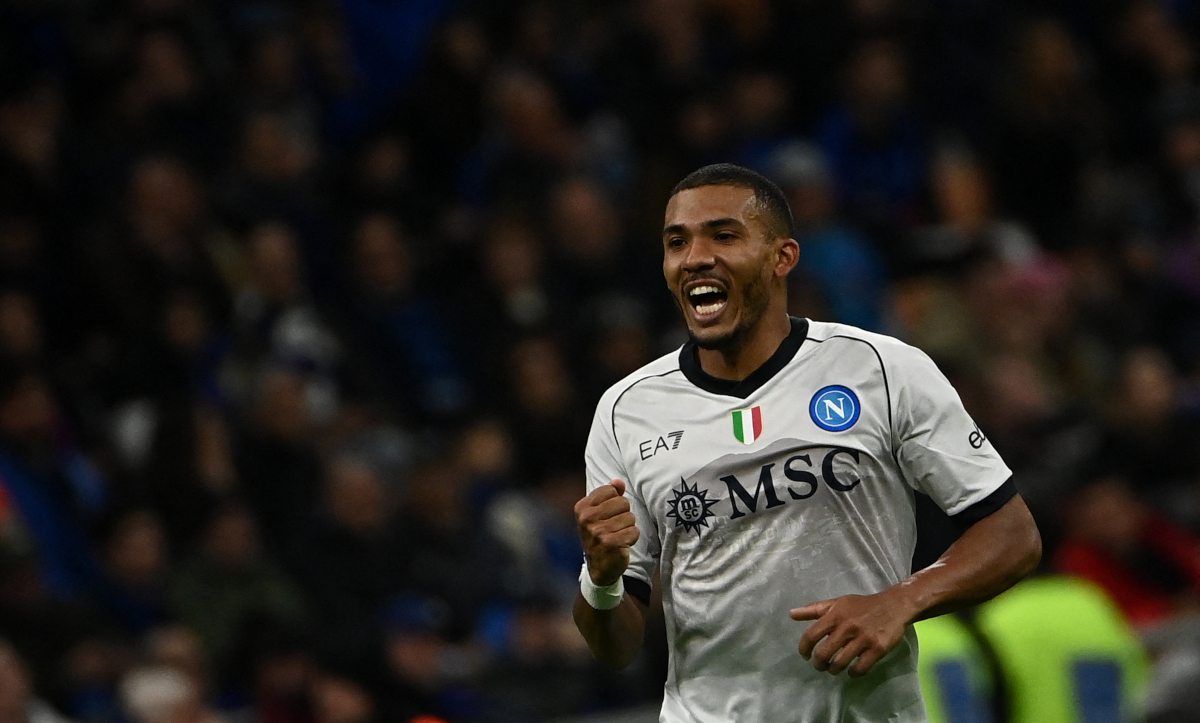 Juan Jesus phẫn nộ sau khi bị phân biệt chủng tộc