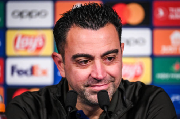 Xavi đưa 2 cầu thủ “lên mây”